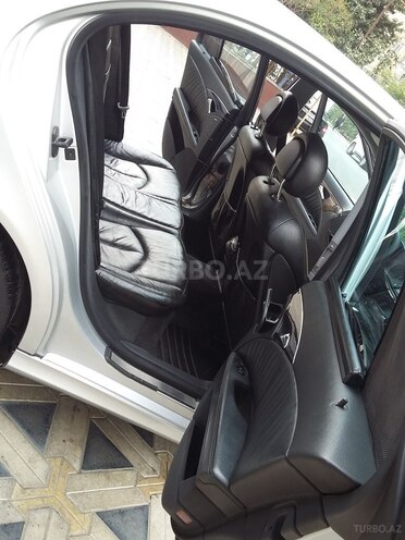 Mercedes E 220 2003, 300,000 km - 2.2 l - Bakı