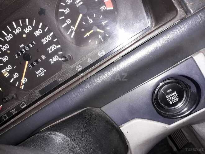 Mercedes E 260 1988, 271,344 km - 2.6 л - Bakı