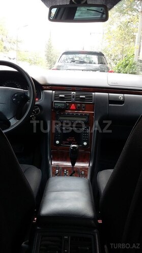 Mercedes E 220 2001, 357,000 km - 2.2 l - Bakı