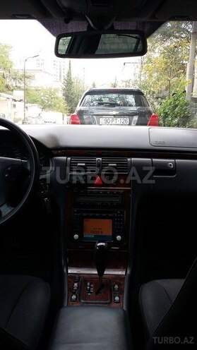 Mercedes E 220 2001, 357,000 km - 2.2 l - Bakı