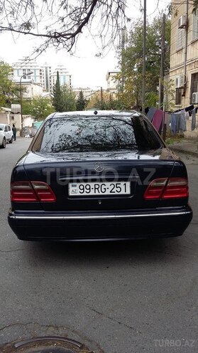 Mercedes E 220 2001, 357,000 km - 2.2 l - Bakı