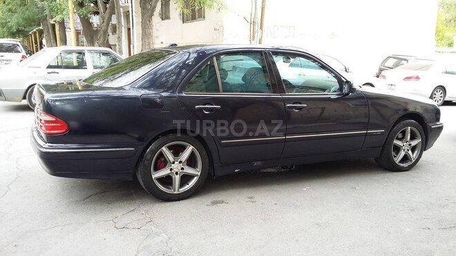Mercedes E 220 2001, 357,000 km - 2.2 l - Bakı