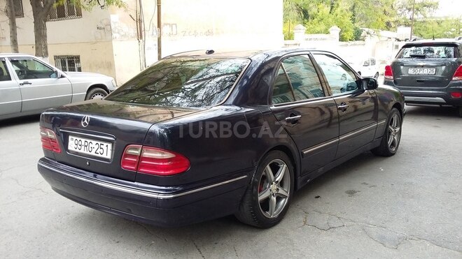 Mercedes E 220 2001, 357,000 km - 2.2 l - Bakı