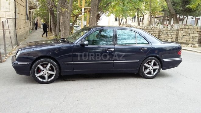 Mercedes E 220 2001, 357,000 km - 2.2 l - Bakı