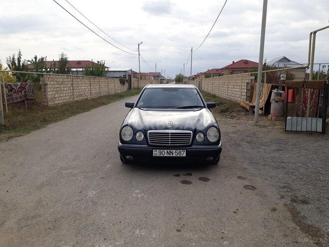 Mercedes E 240 1999, 232,351 km - 2.4 л - Beyləqan