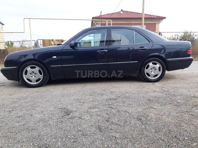 Mercedes E 240 1999, 232,351 km - 2.4 л - Beyləqan