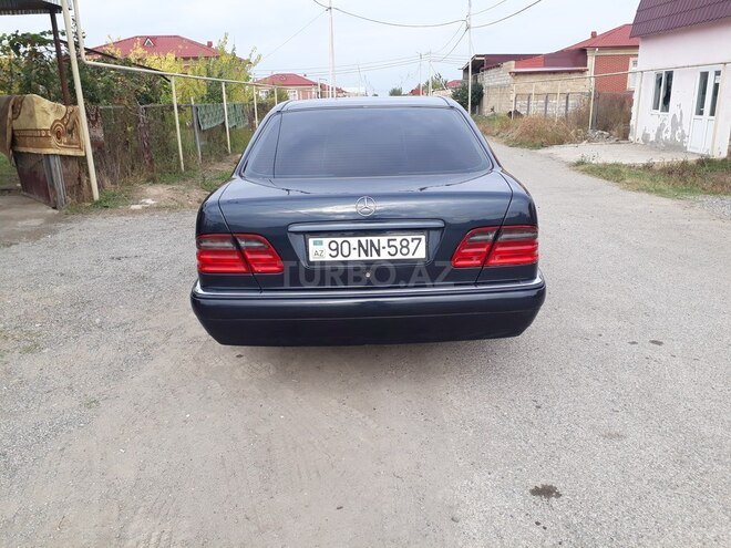 Mercedes E 240 1999, 232,351 km - 2.4 л - Beyləqan