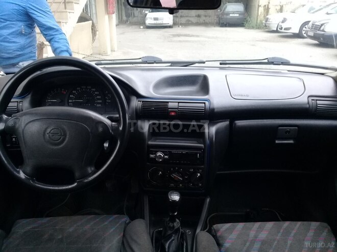 Opel Astra 1995, 350,000 km - 1.8 l - Bakı