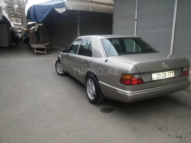 Mercedes E 200 1990, 239,785 km - 2.0 л - Gəncə