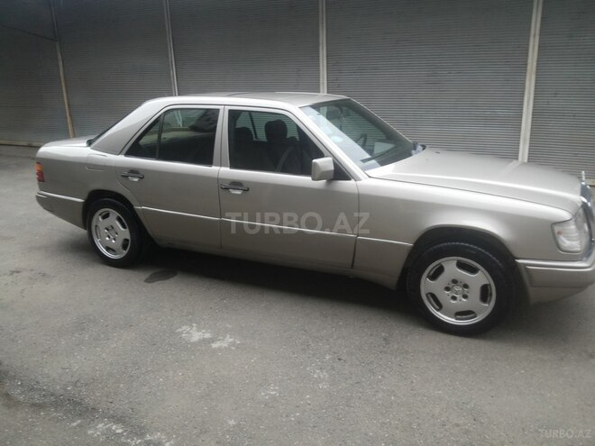 Mercedes E 200 1990, 239,785 km - 2.0 л - Gəncə