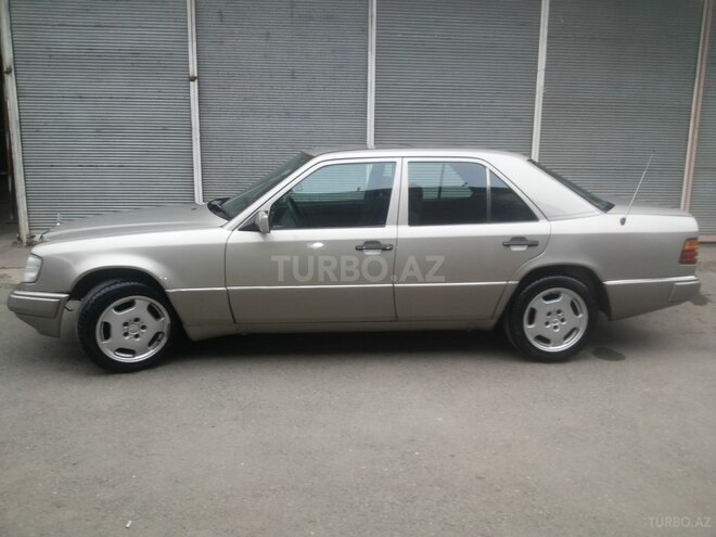 Mercedes E 200 1990, 239,785 km - 2.0 л - Gəncə
