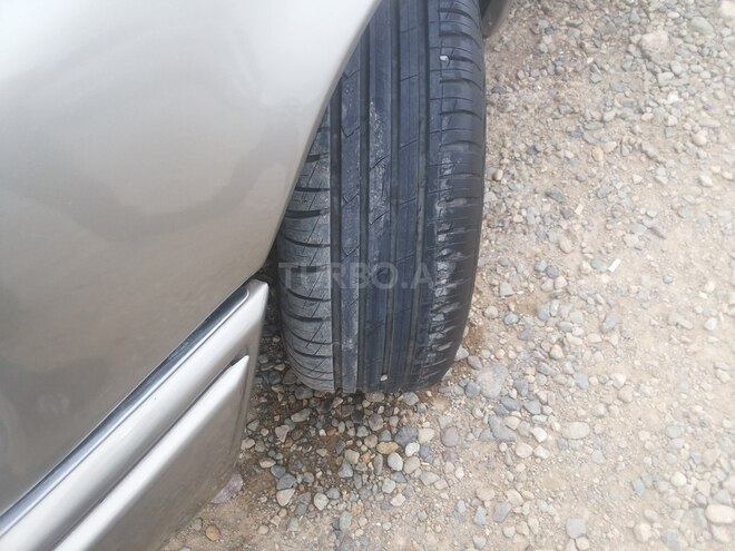 Mercedes E 200 1990, 239,785 km - 2.0 л - Gəncə