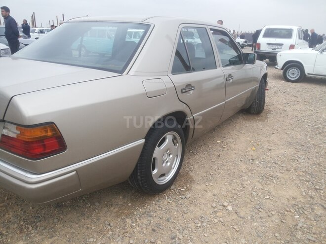 Mercedes E 200 1990, 239,785 km - 2.0 л - Gəncə