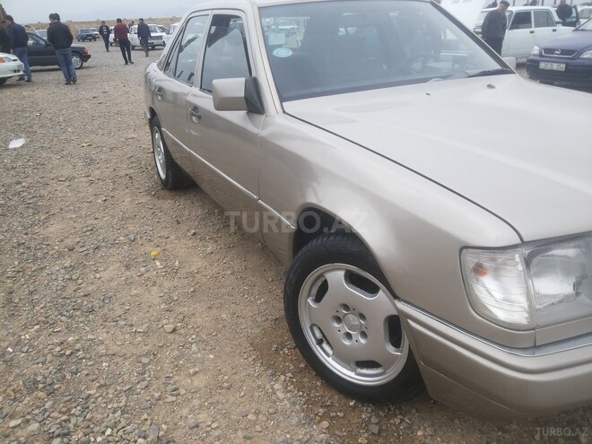 Mercedes E 200 1990, 239,785 km - 2.0 л - Gəncə