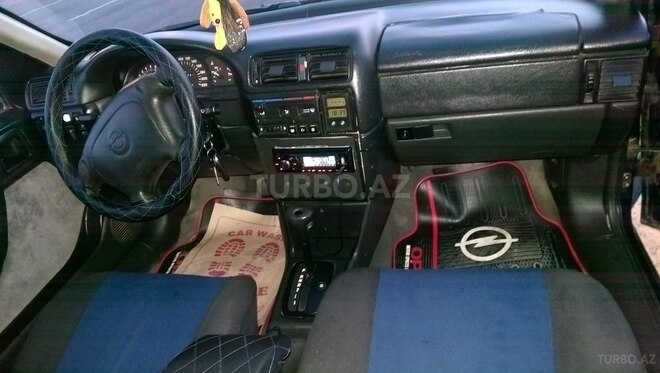 Opel Vectra 1995, 256,000 km - 2.0 l - Bakı