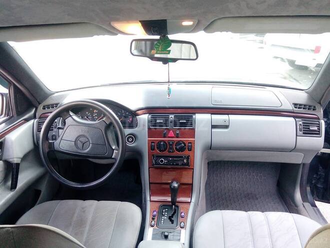 Mercedes E 270 1997, 335,000 km - 2.7 l - Bakı