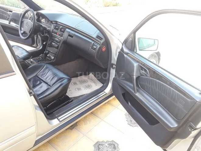 Mercedes E 200 1998, 224,000 km - 2.0 l - Gəncə