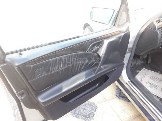 Mercedes E 200 1998, 224,000 km - 2.0 l - Gəncə