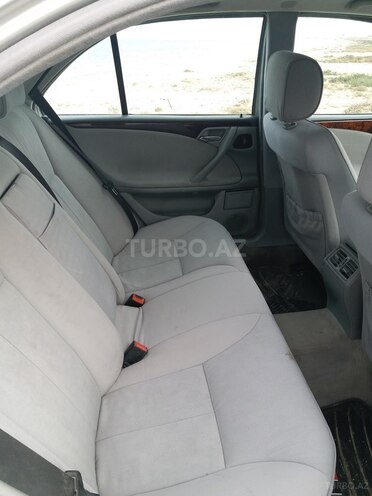 Mercedes E 220 2001, 490,000 km - 2.2 л - Sumqayıt