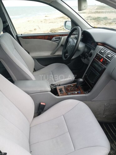 Mercedes E 220 2001, 490,000 km - 2.2 л - Sumqayıt