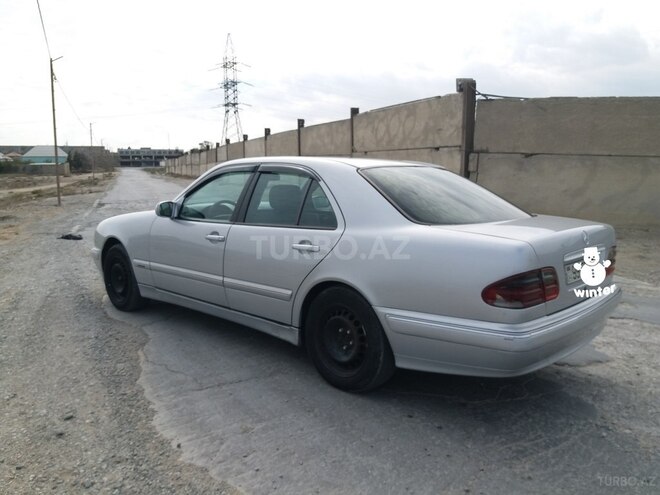 Mercedes E 220 2001, 490,000 km - 2.2 л - Sumqayıt