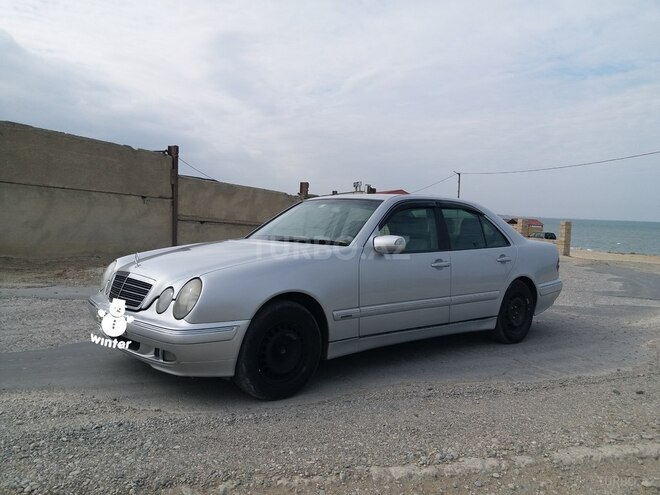 Mercedes E 220 2001, 490,000 km - 2.2 л - Sumqayıt