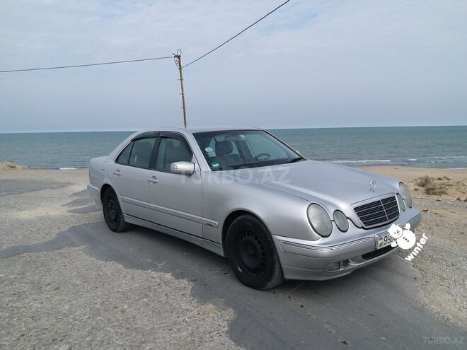 Mercedes E 220 2001, 490,000 km - 2.2 л - Sumqayıt