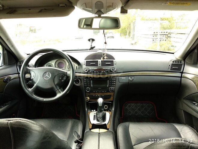 Mercedes E 270 2002, 300,000 km - 2.7 l - Bakı