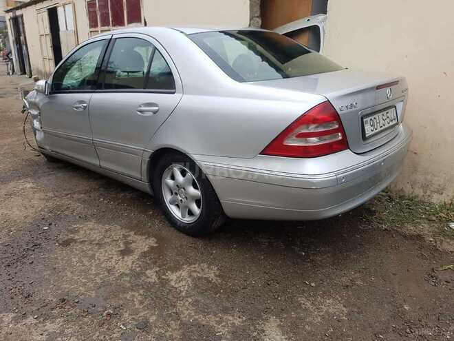 Mercedes C 180 2003, 235,000 km - 1.8 l - Bakı