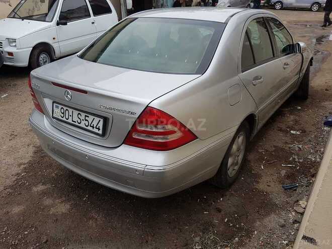 Mercedes C 180 2003, 235,000 km - 1.8 l - Bakı