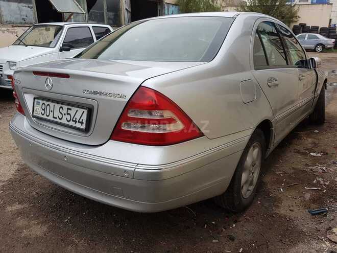 Mercedes C 180 2003, 235,000 km - 1.8 l - Bakı
