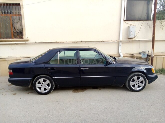 Mercedes E 220 1994, 434,000 km - 2.2 l - Bakı
