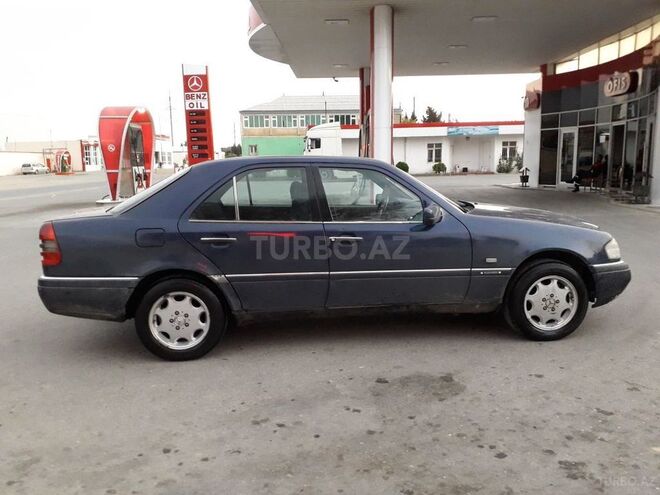 Mercedes C 220 1995, 297,000 km - 2.2 л - Sumqayıt