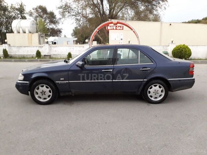 Mercedes C 220 1995, 297,000 km - 2.2 л - Sumqayıt