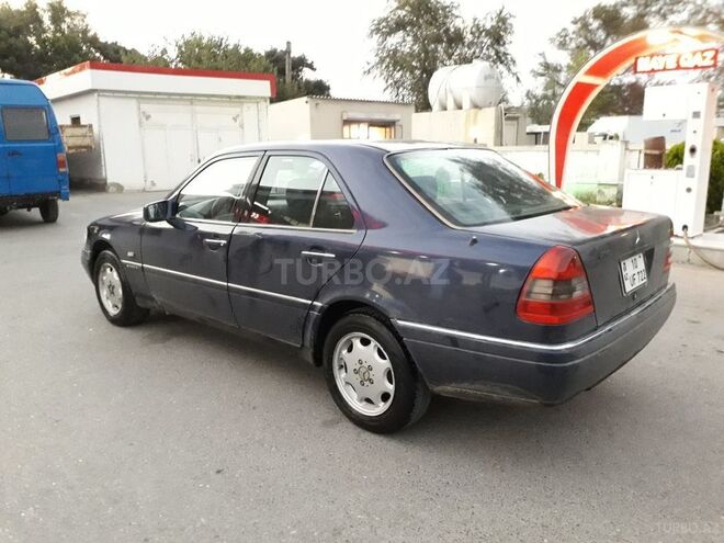 Mercedes C 220 1995, 297,000 km - 2.2 л - Sumqayıt