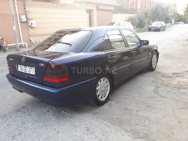 Mercedes C 220 1999, 290,000 km - 2.2 l - Bakı
