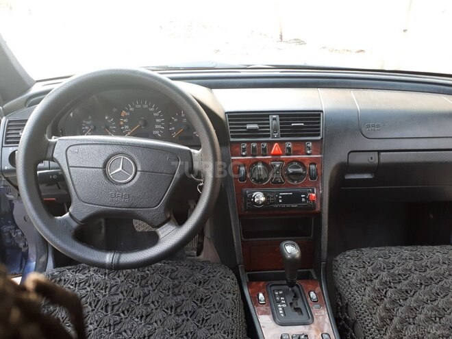 Mercedes C 220 1999, 290,000 km - 2.2 l - Bakı