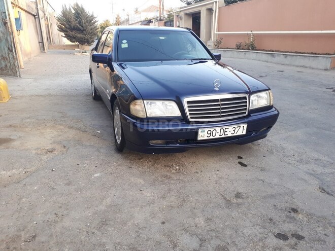 Mercedes C 220 1999, 290,000 km - 2.2 l - Bakı