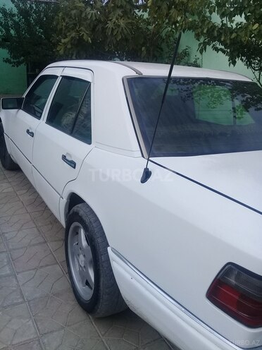 Mercedes E 200 1990, 400,000 km - 2.0 l - Bakı