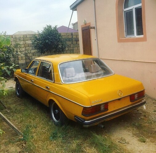 Mercedes E 230 1981, 300,000 km - 2.3 l - Bakı