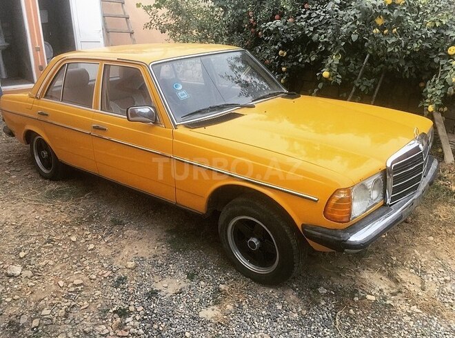 Mercedes E 230 1981, 300,000 km - 2.3 l - Bakı