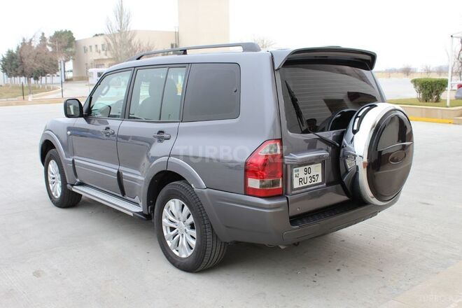 Mitsubishi Pajero 2006, 215,000 km - 3.0 l - Bakı