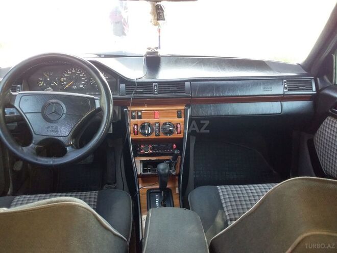 Mercedes E 300 1995, 34,567 km - 0.3 l - İsmayıllı