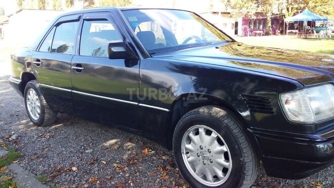 Mercedes E 300 1995, 34,567 km - 0.3 l - İsmayıllı