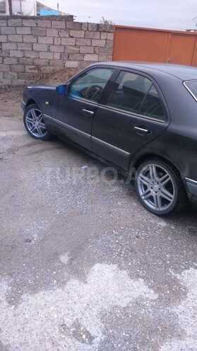 Mercedes E 230 1998, 335,086 km - 2.3 l - Bakı