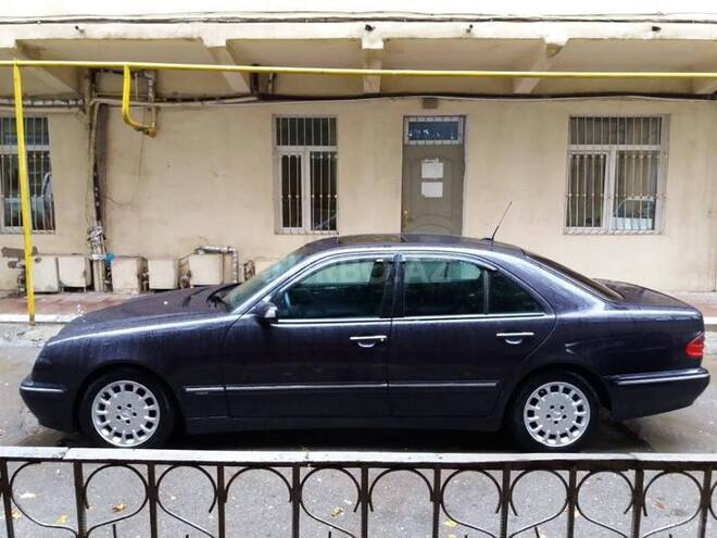 Mercedes E 270 2000, 369,100 km - 2.7 l - Bakı