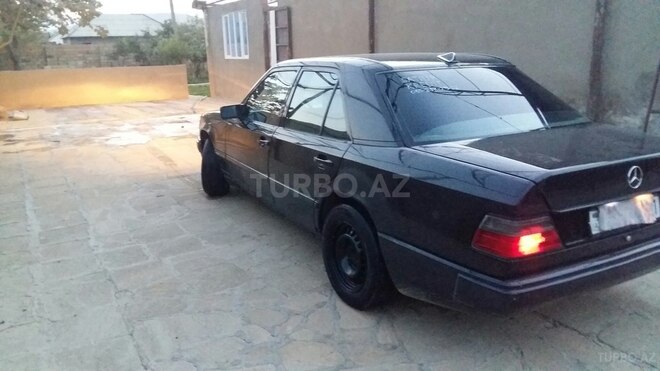 Mercedes E 200 1989, 400,000 km - 0.2 l - Bakı