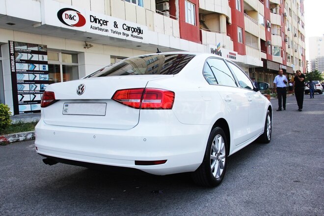 Volkswagen Jetta 2015, 88,000 km - 2.0 l - Bakı