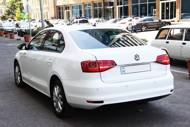 Volkswagen Jetta 2015, 88,000 km - 2.0 l - Bakı