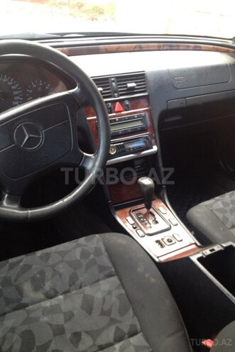 Mercedes C 200 2000, 270,000 km - 2.0 l - Bakı